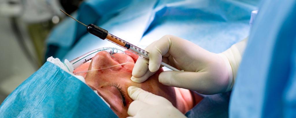 Woman under going fat transfer to face in Mumbai with Dr Siddharth Prakash